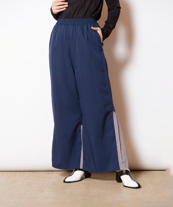 バックプリーツヘムパンツ