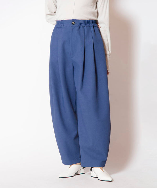 Tucked curve pants