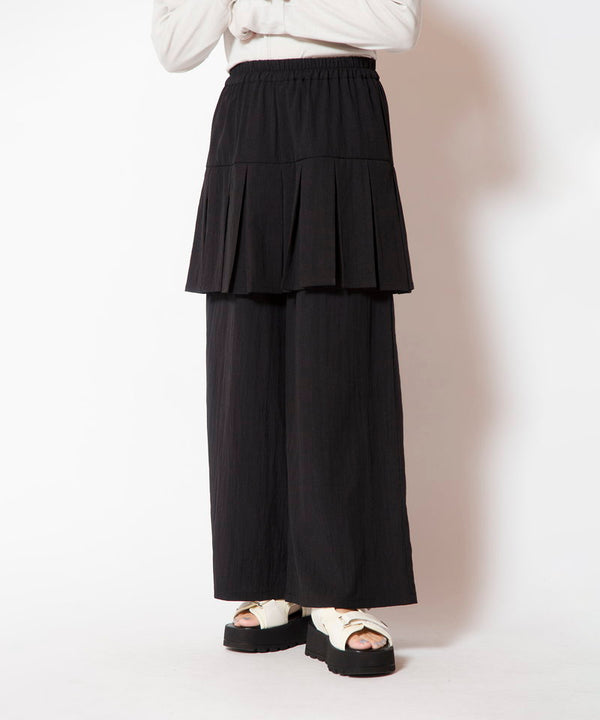 Tucked layered pants