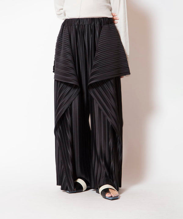 Random pleat cascade pants