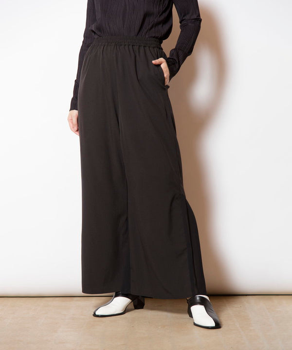 バックプリーツヘムパンツ