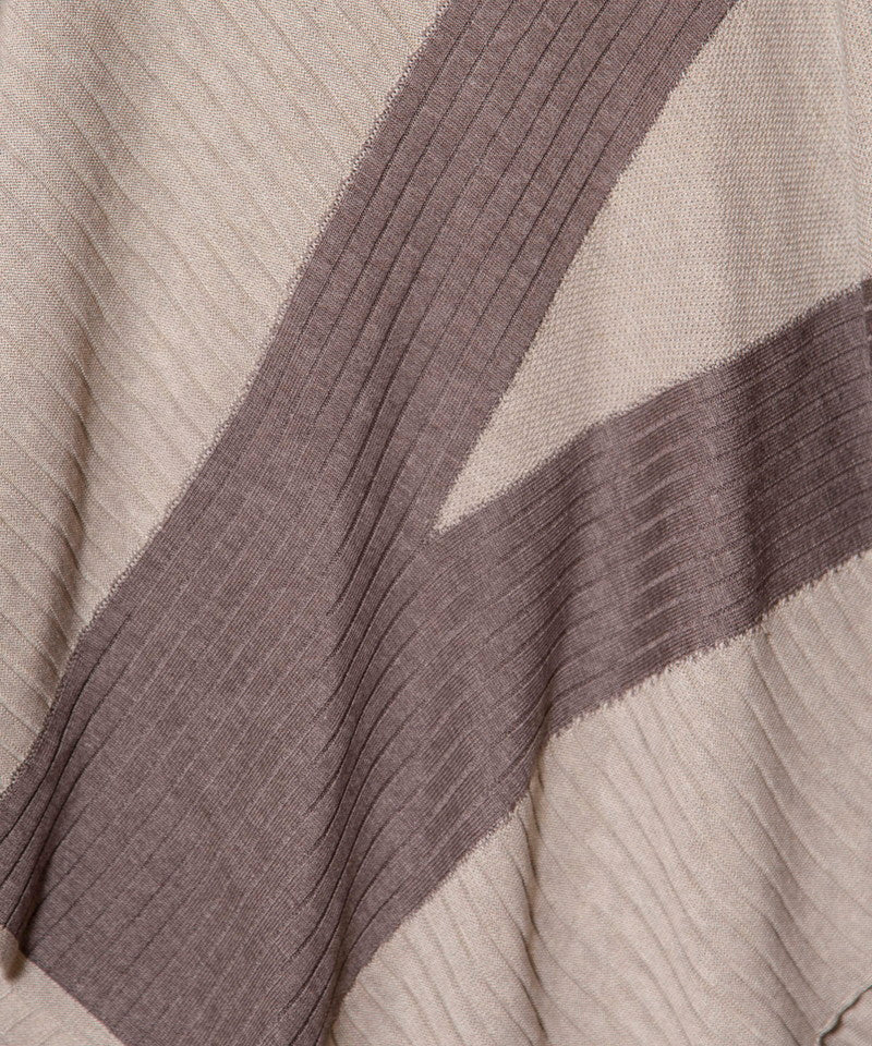 BEIGE zoom