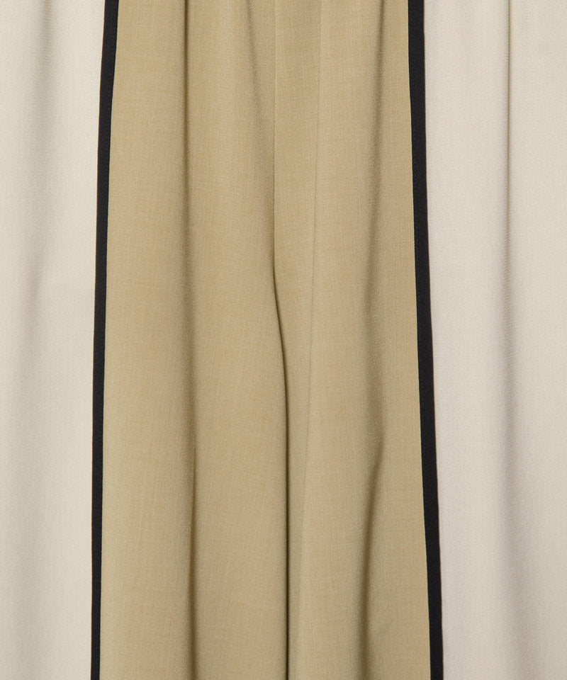 BEIGE zoom