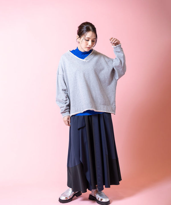 裏毛Vネックプルオーバー