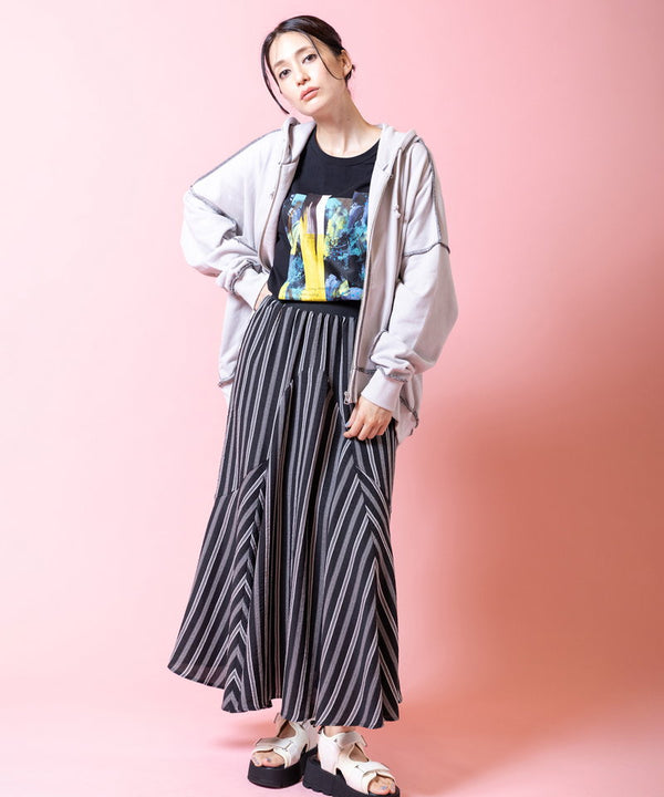 バックツイストパーカ