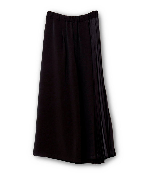 Asymmetrical pleated pants