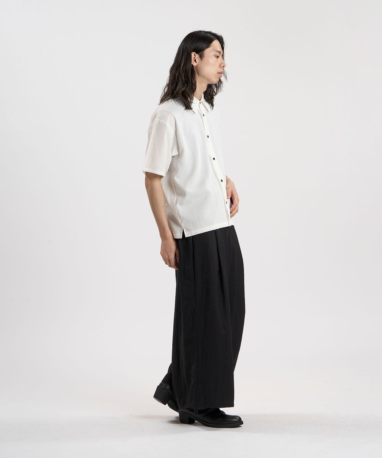 WHITE Model:H180cm