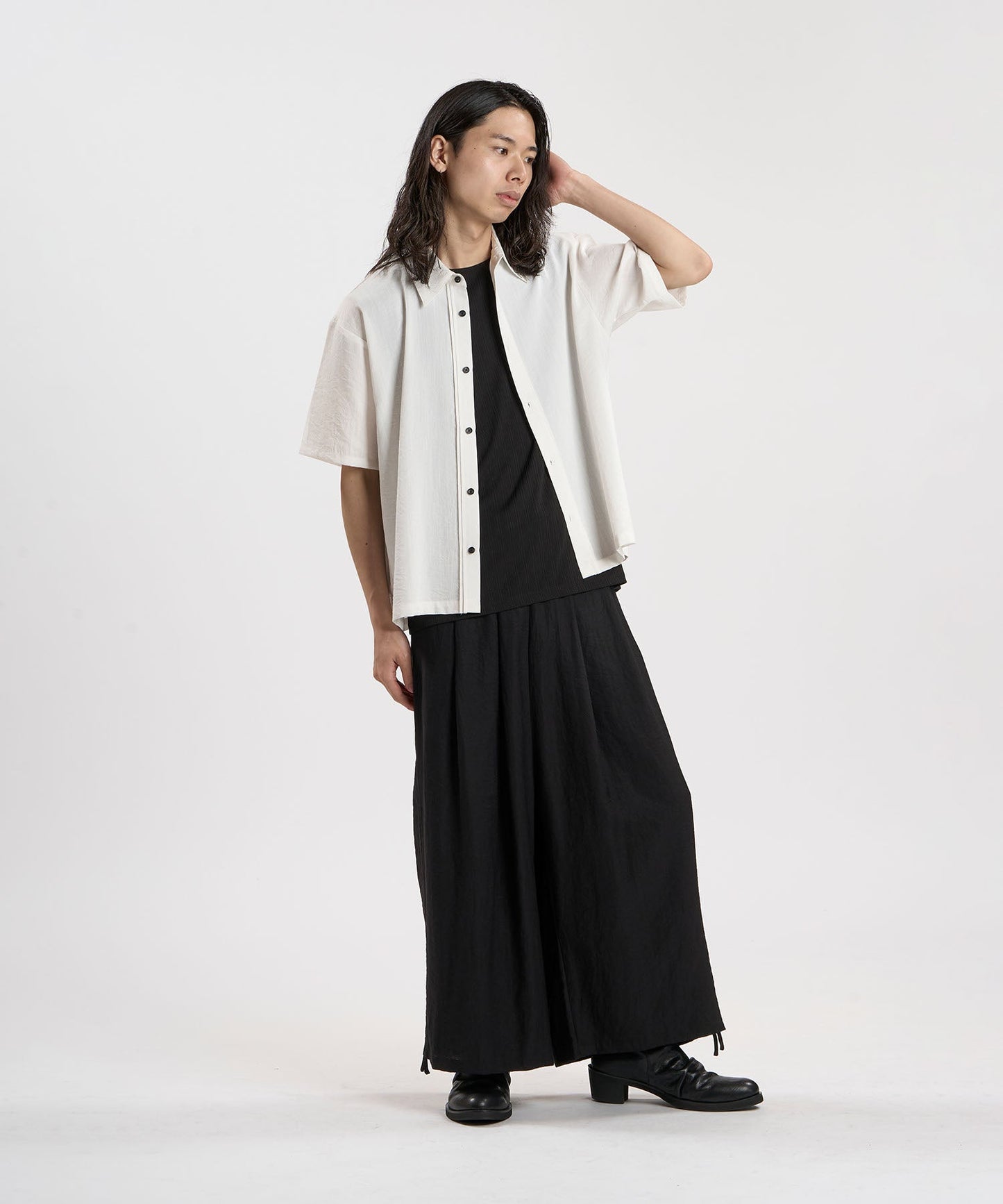 WHITE Model:H180cm