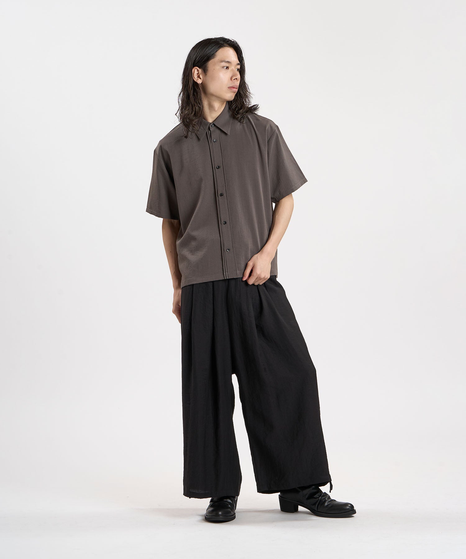 GRAY Model:H180cm