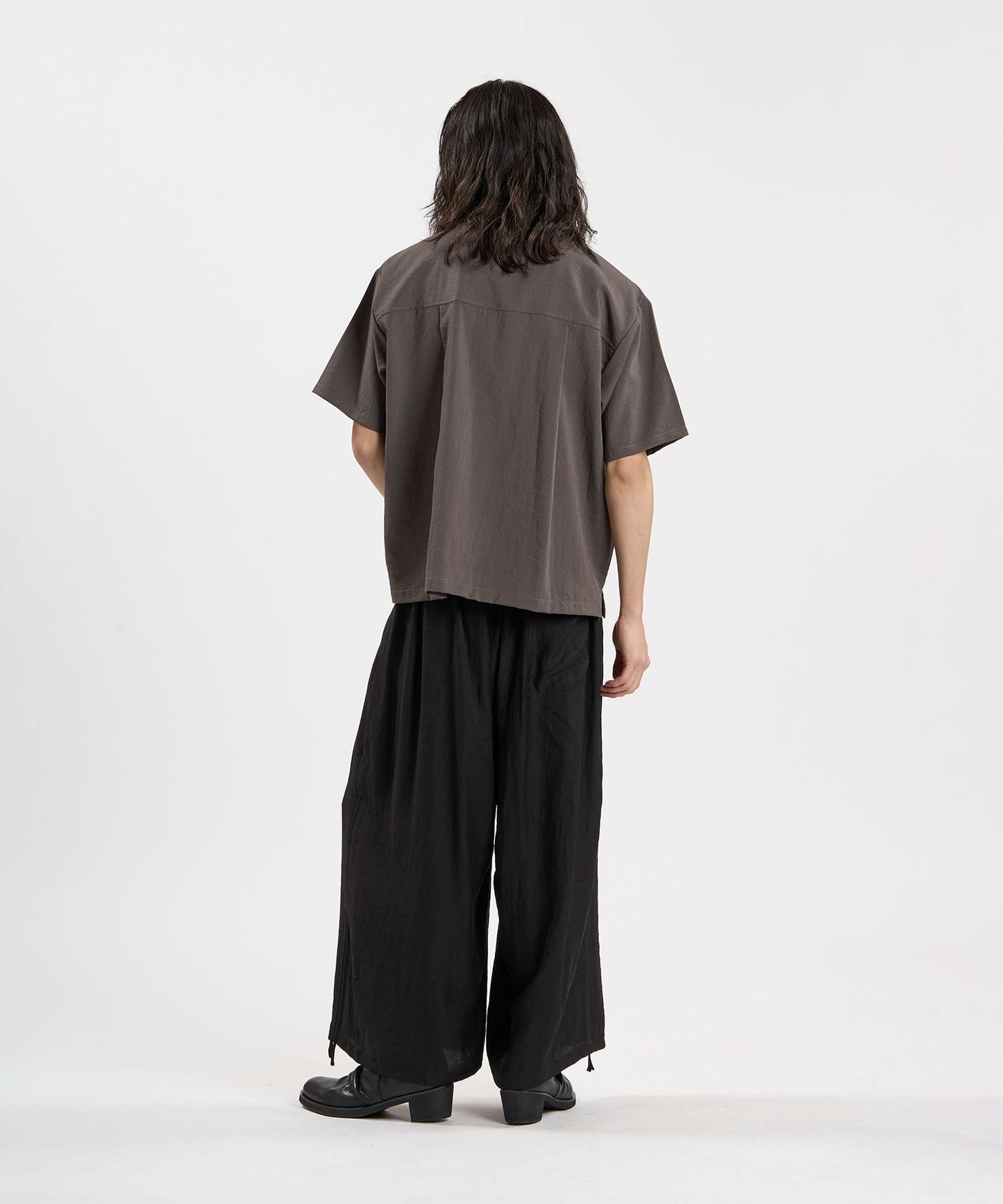 GRAY Model:H180cm