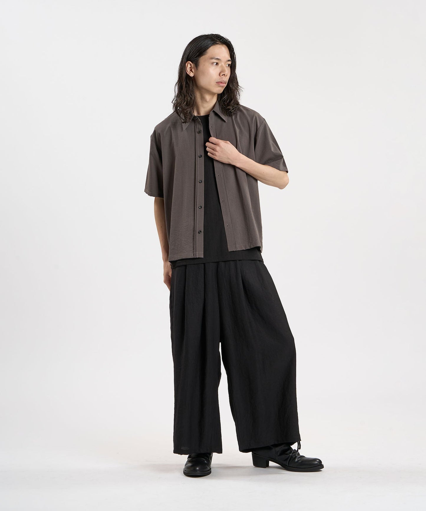 GRAY Model:H180cm