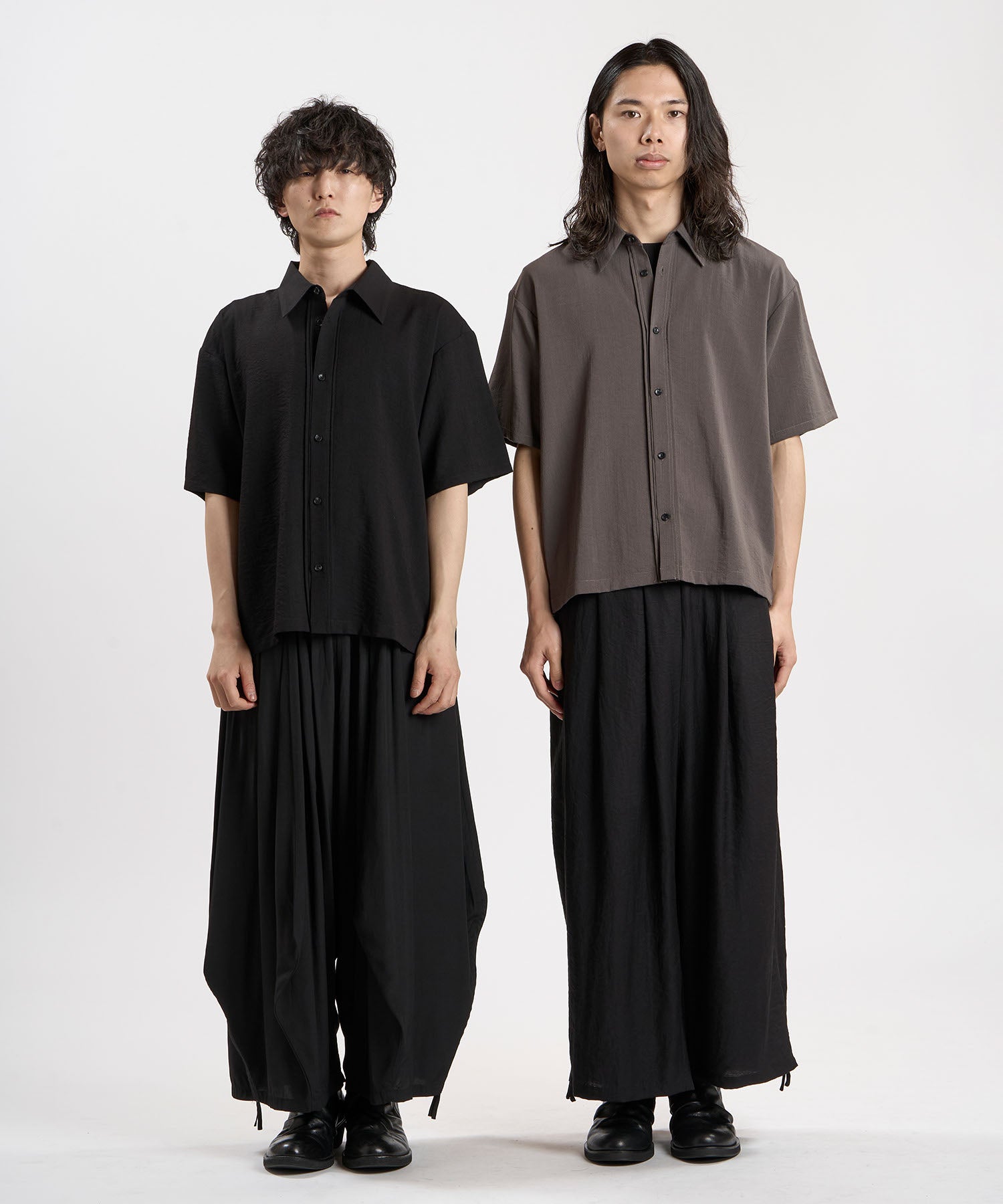 BLACK Model:H169cm / GRAY Model:H180cm