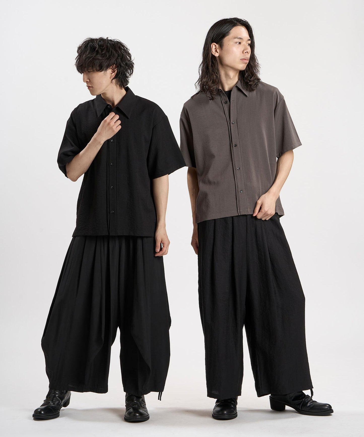 BLACK Model:H169cm / GRAY Model:H180cm