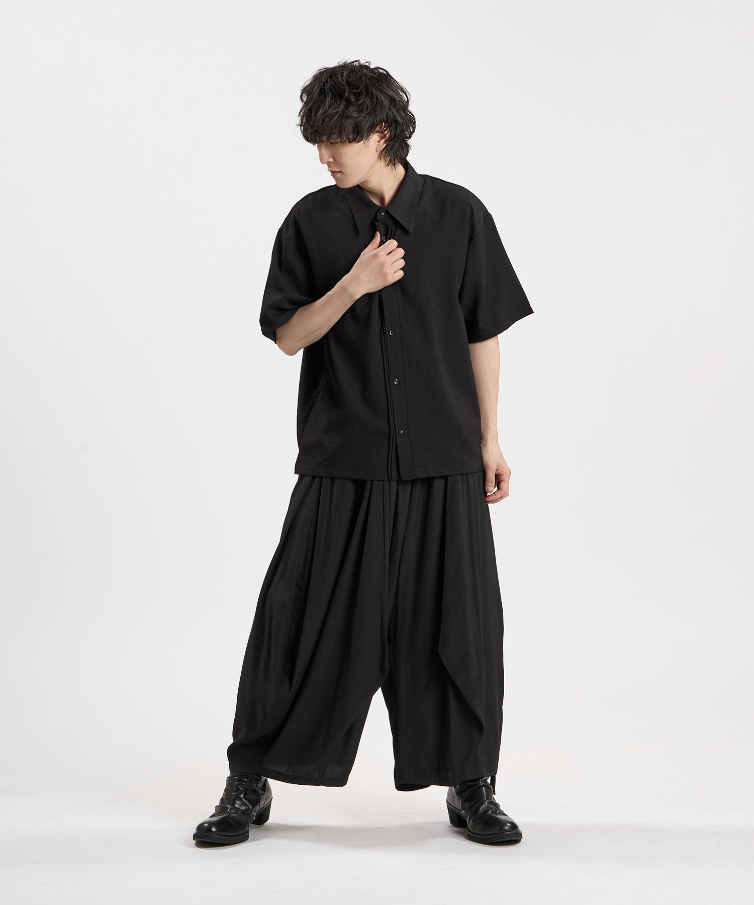 BLACK Model:H169cm