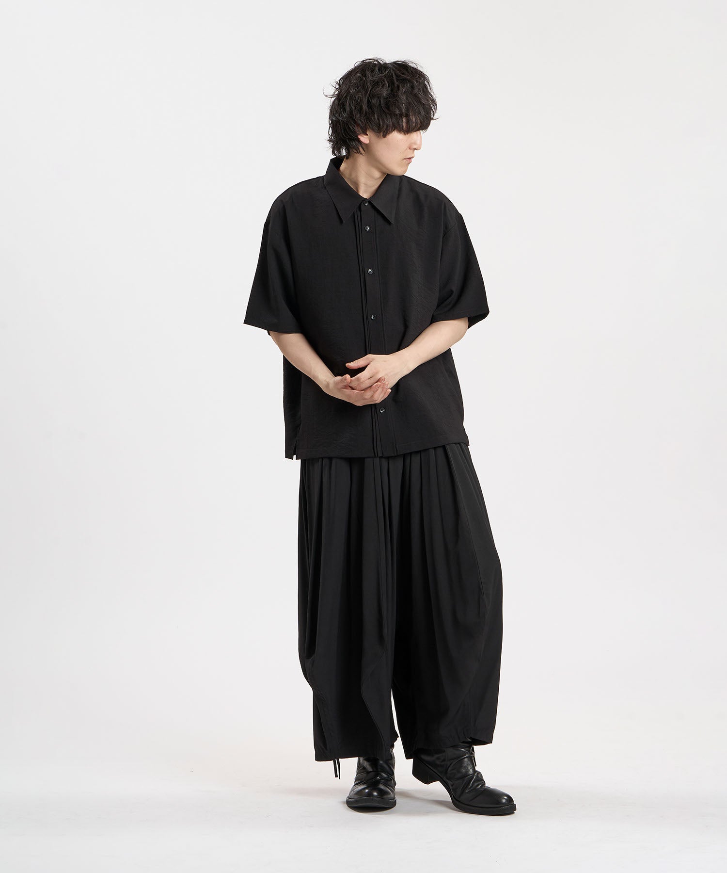 BLACK Model:H169cm