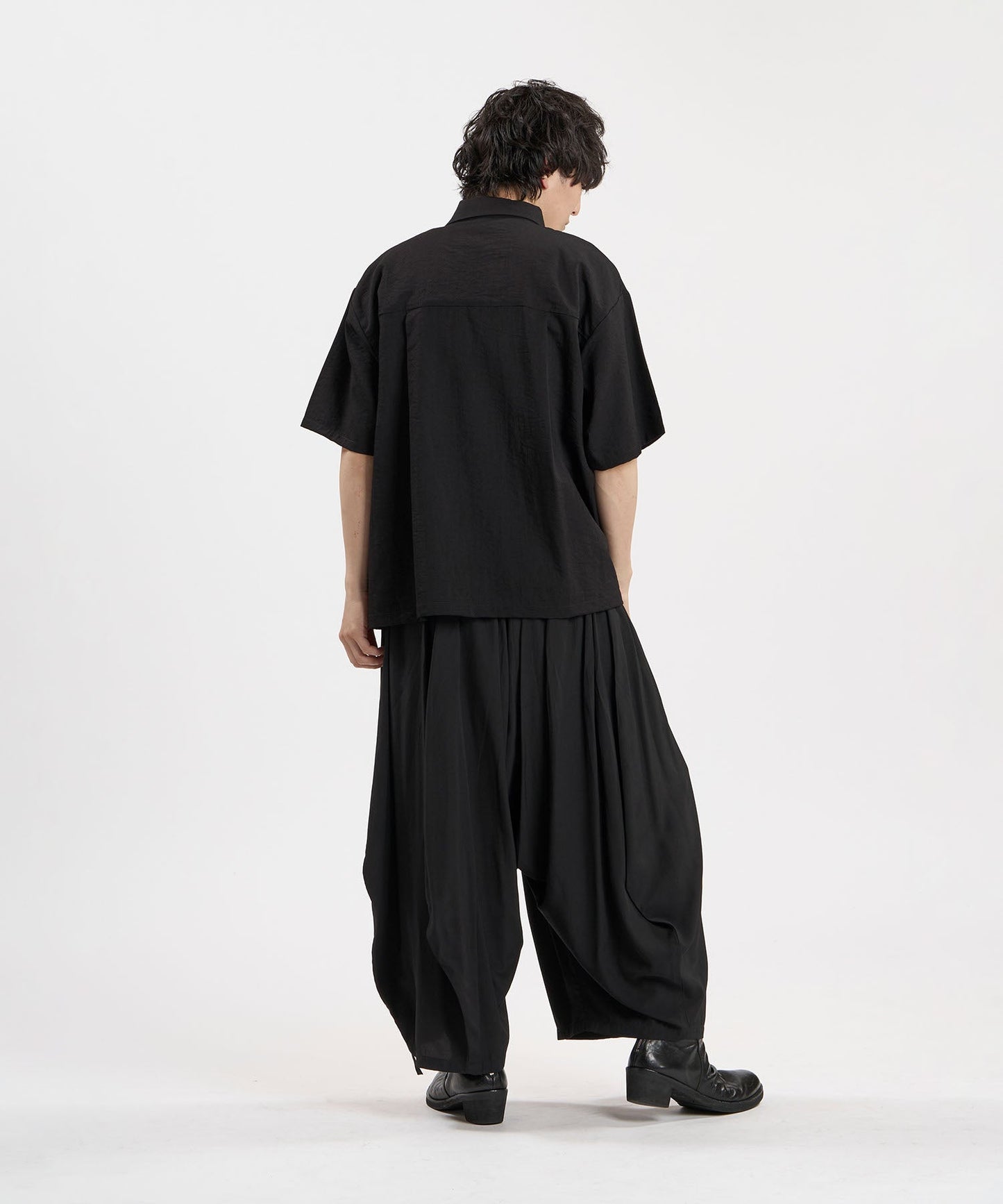 BLACK Model:H169cm