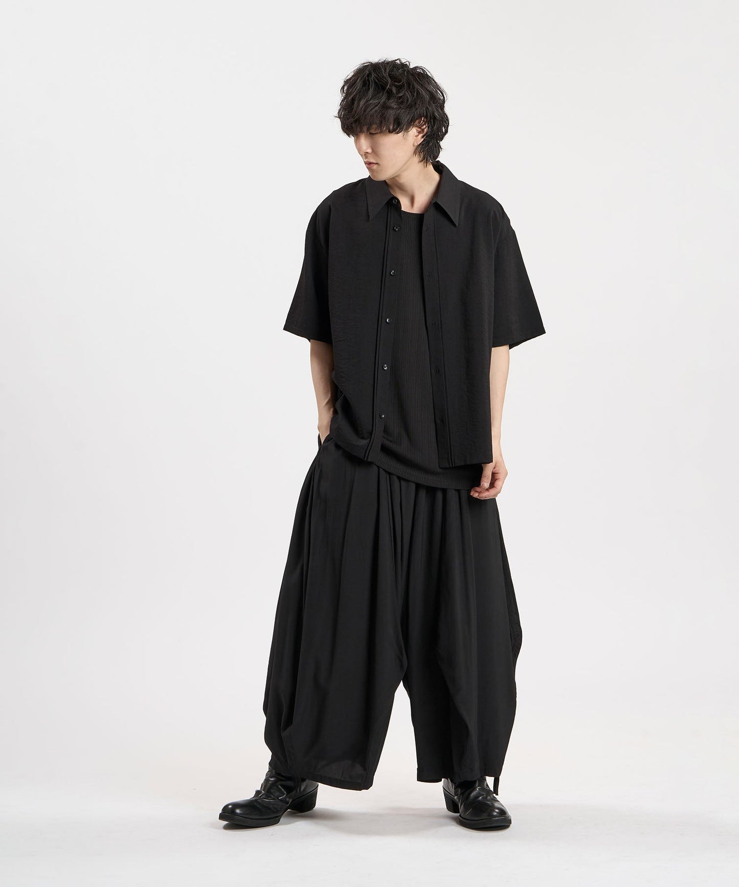 BLACK Model:H169cm
