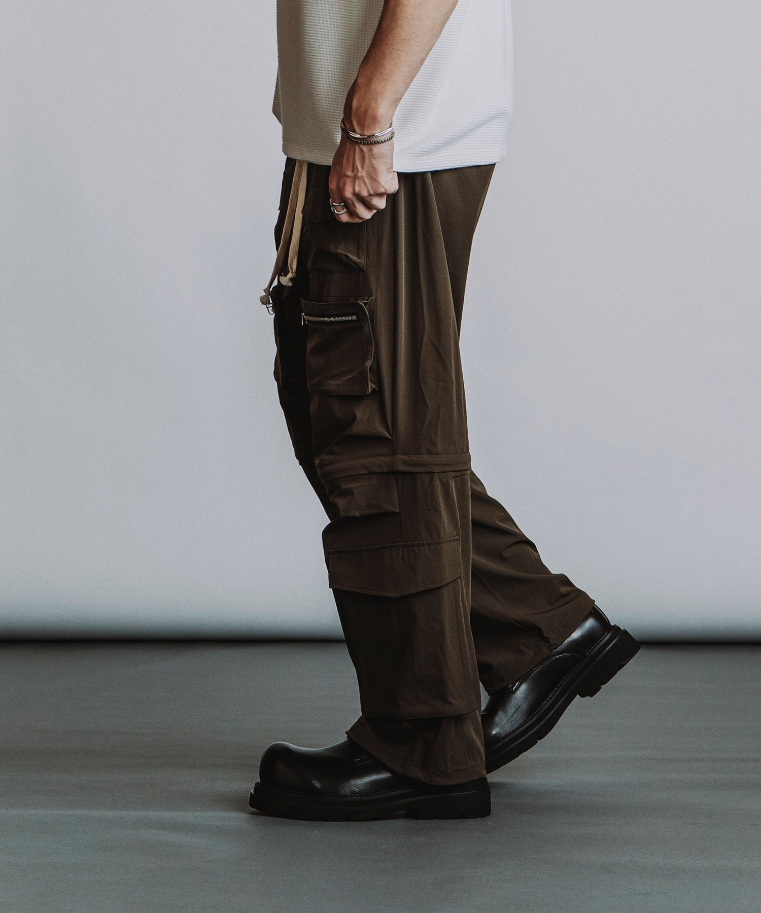 KHAKI Model:H182cm