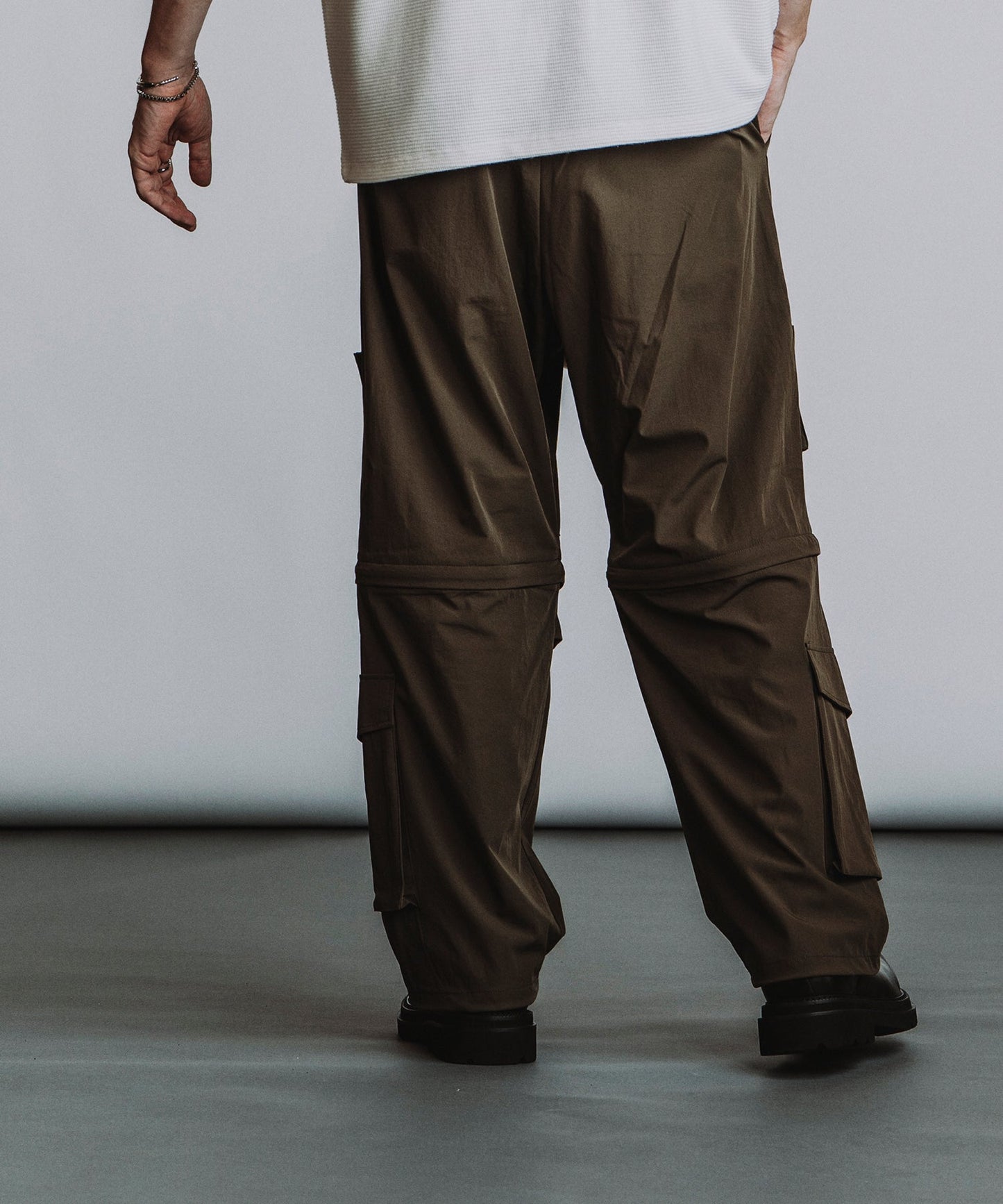 KHAKI Model:H182cm
