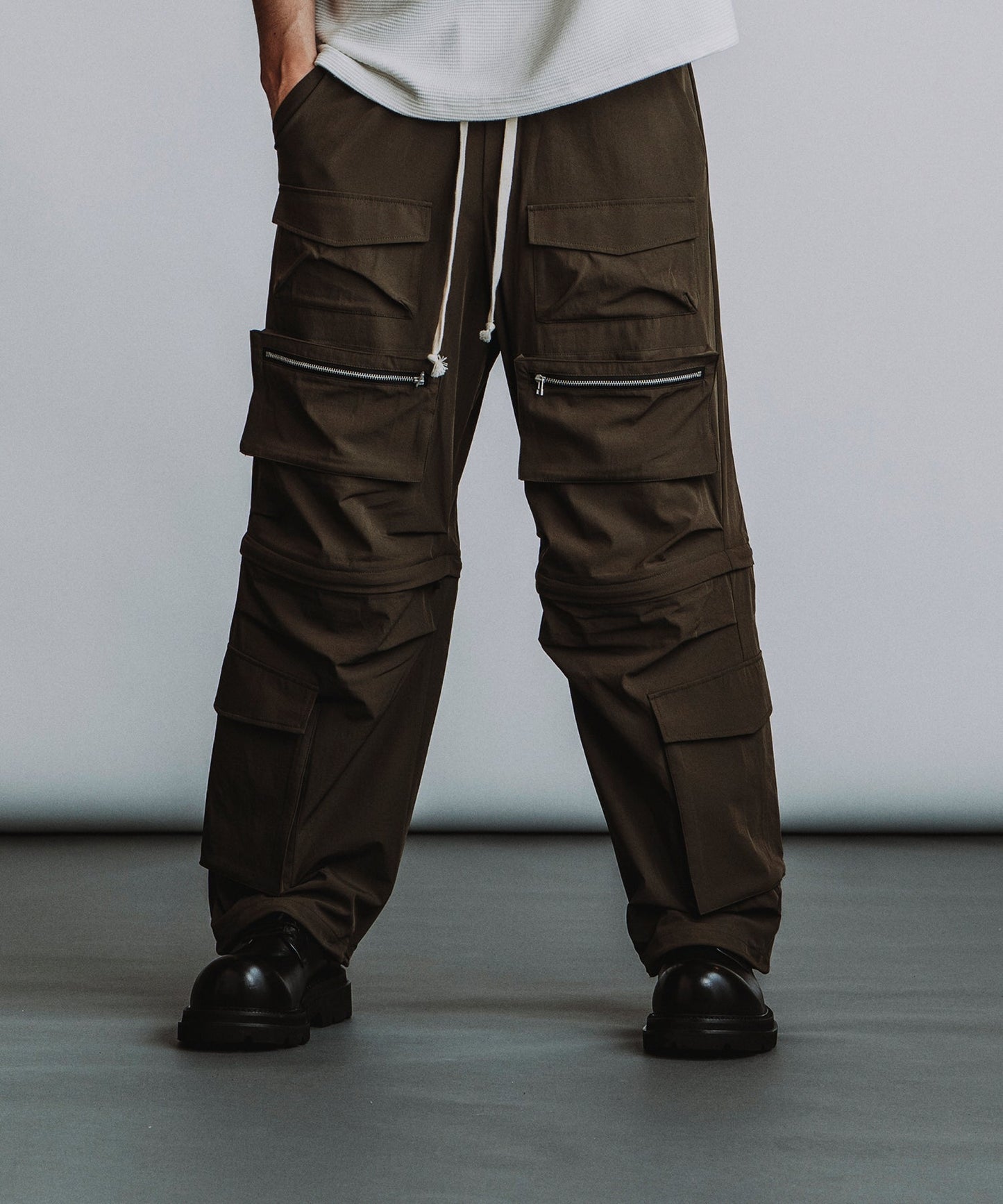 KHAKI Model:H182cm