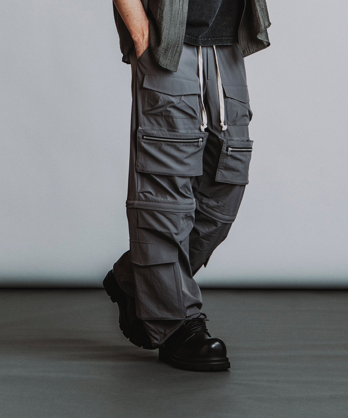 GRAY Model:H182cm