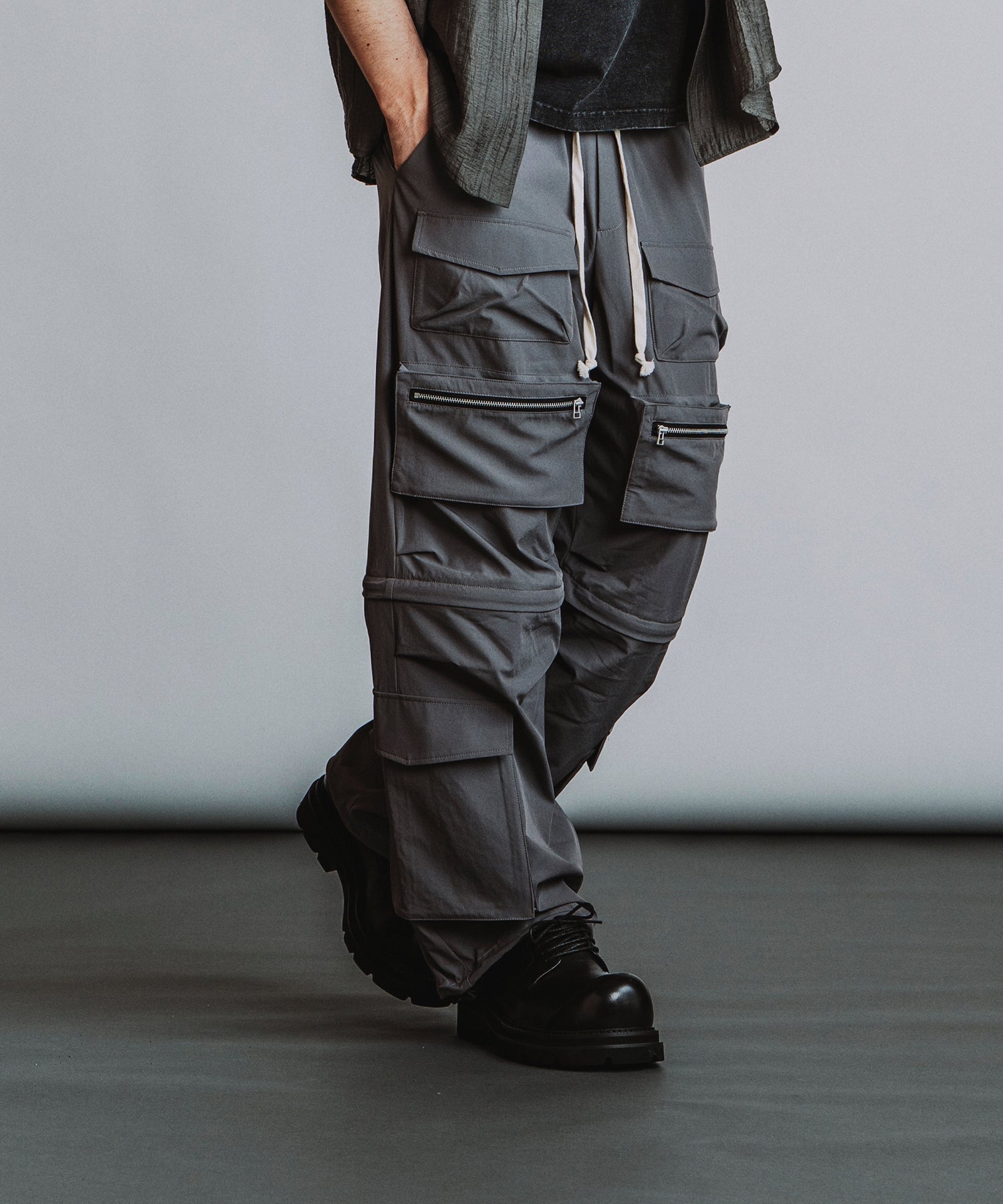GRAY Model:H182cm