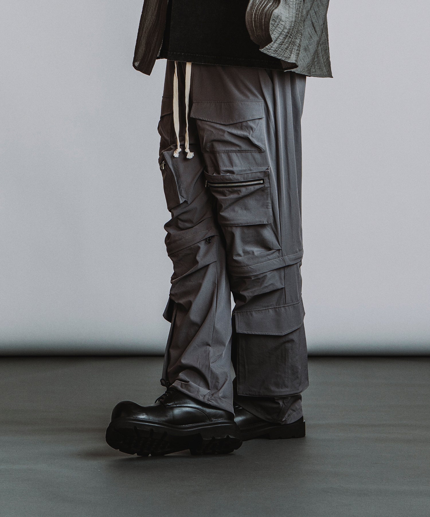 GRAY Model:H182cm