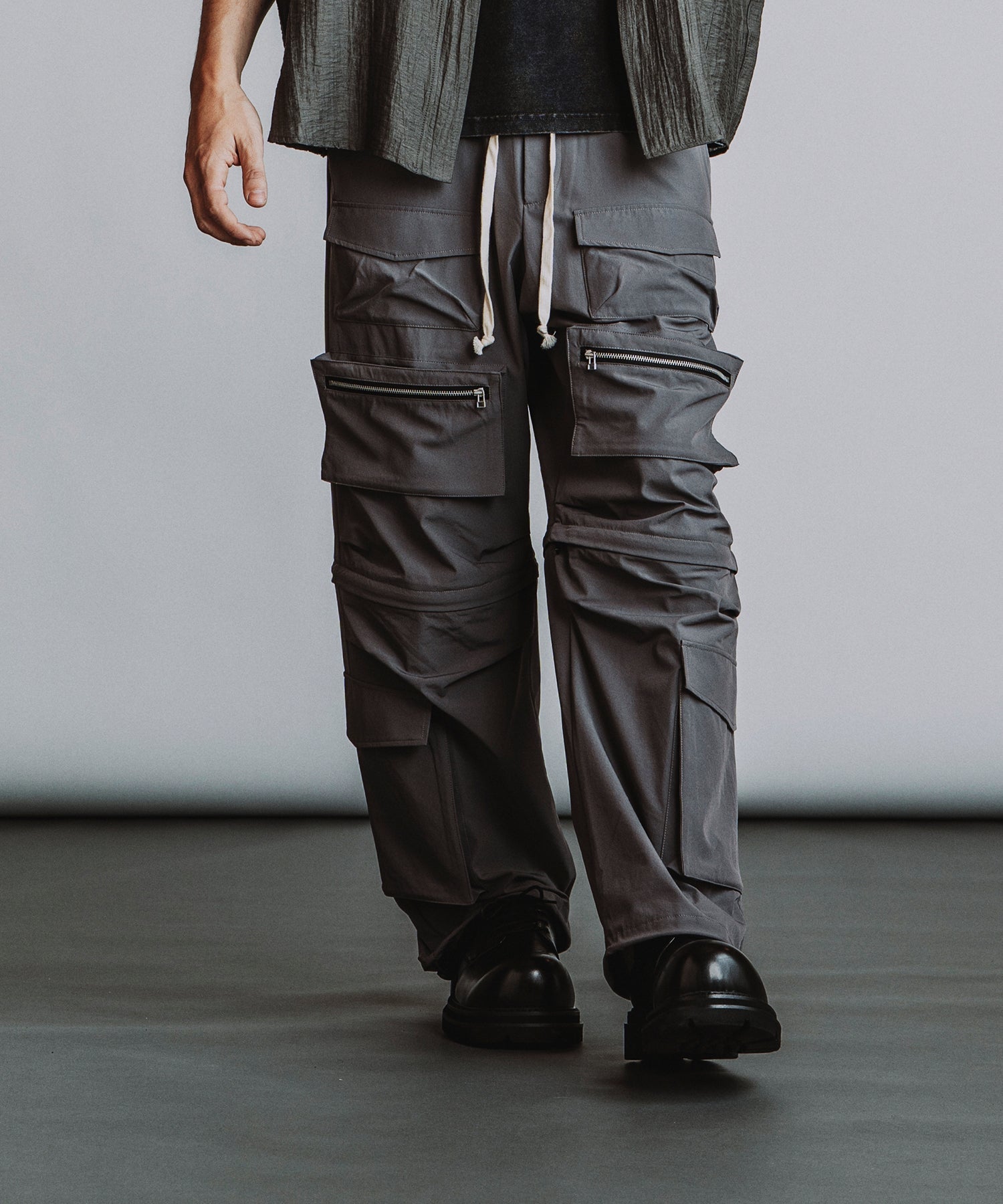 GRAY Model:H182cm