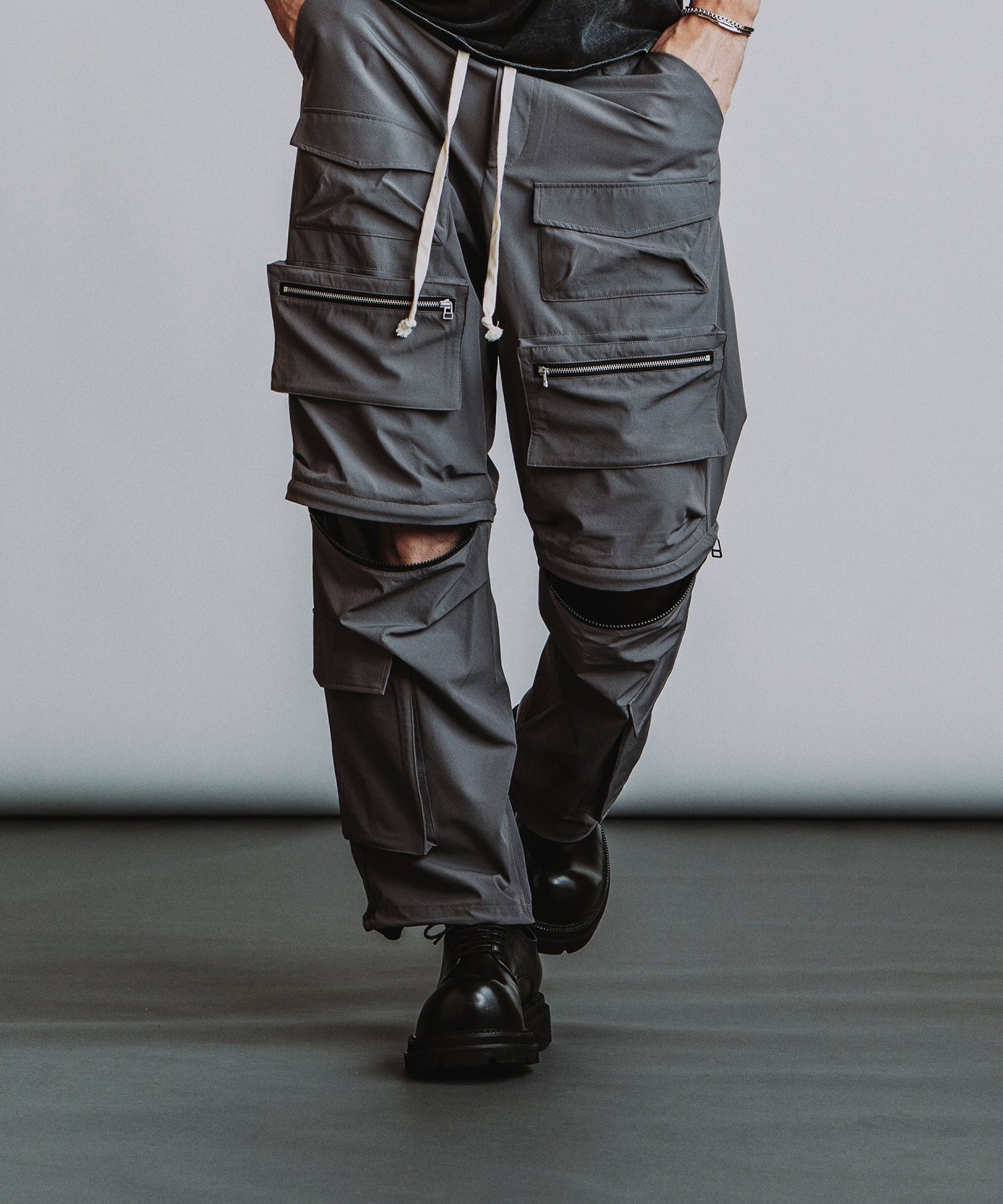 GRAY Model:H182cm