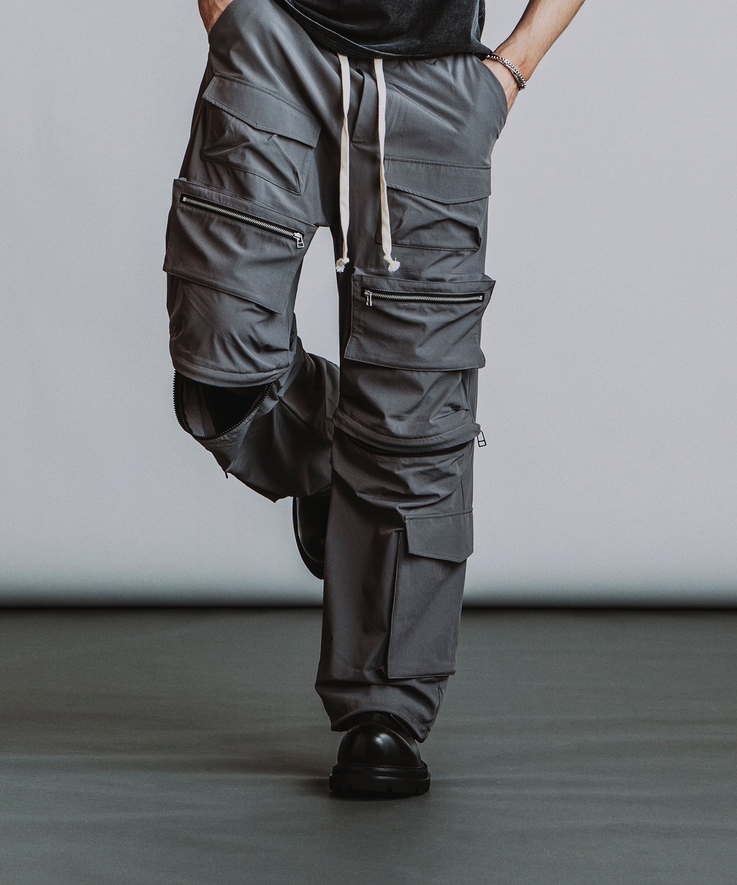 GRAY Model:H182cm