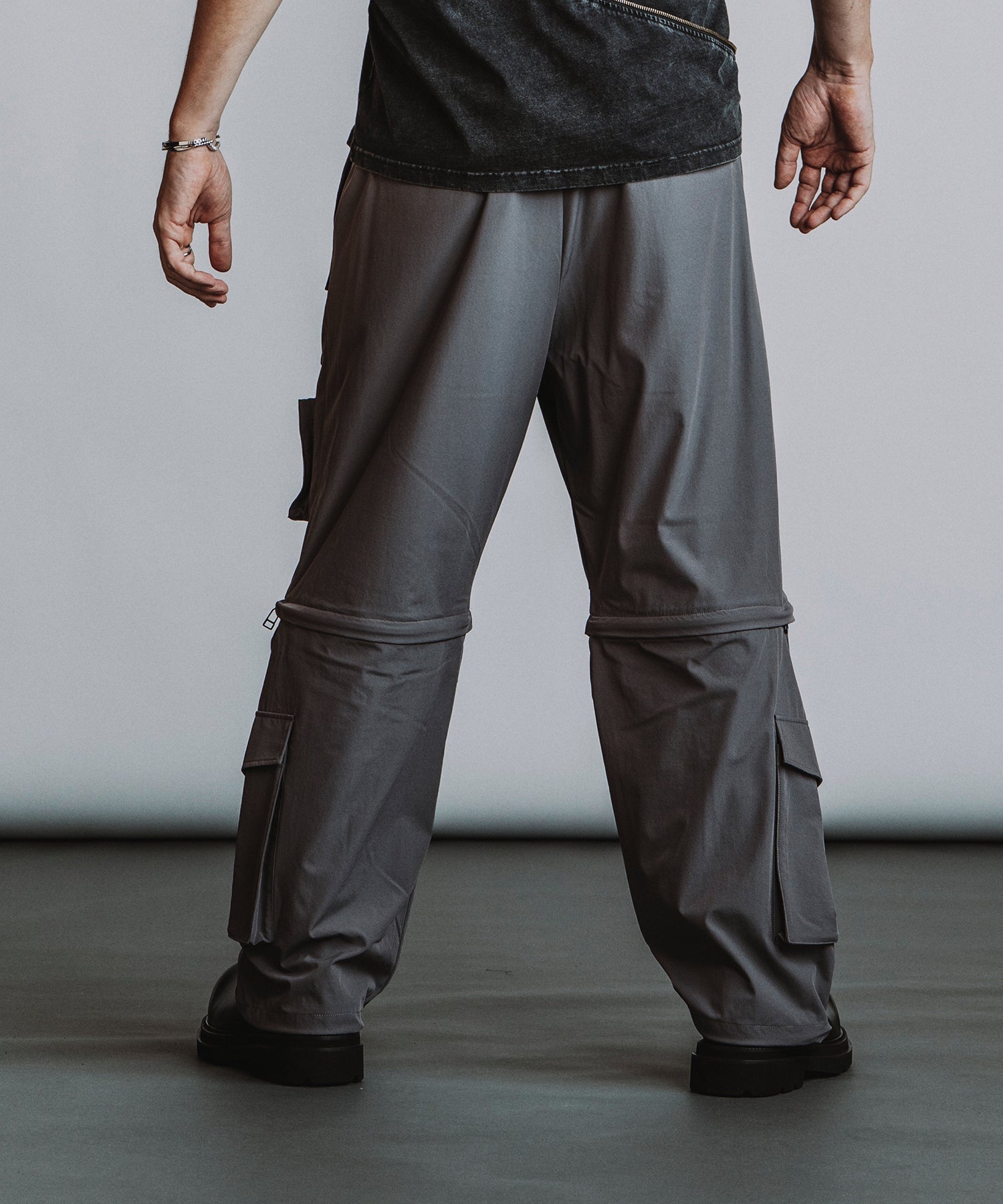 GRAY Model:H182cm