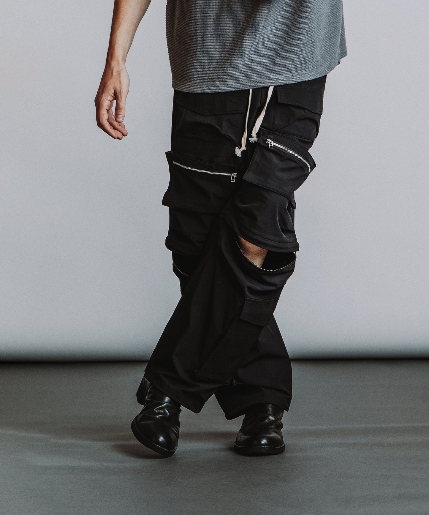 BLACK Model:H182cm