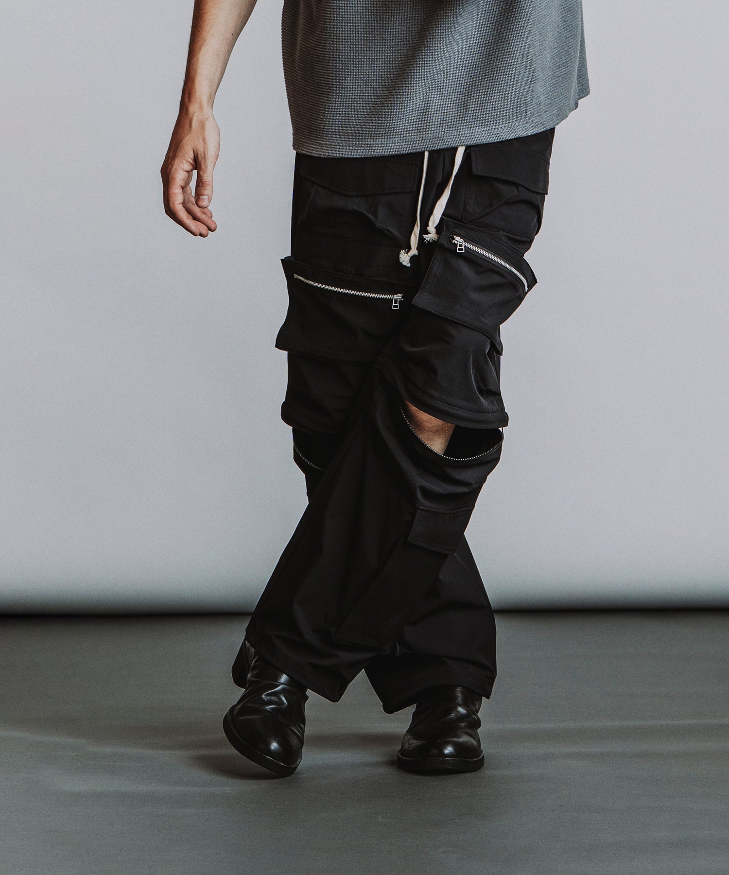 BLACK Model:H182cm
