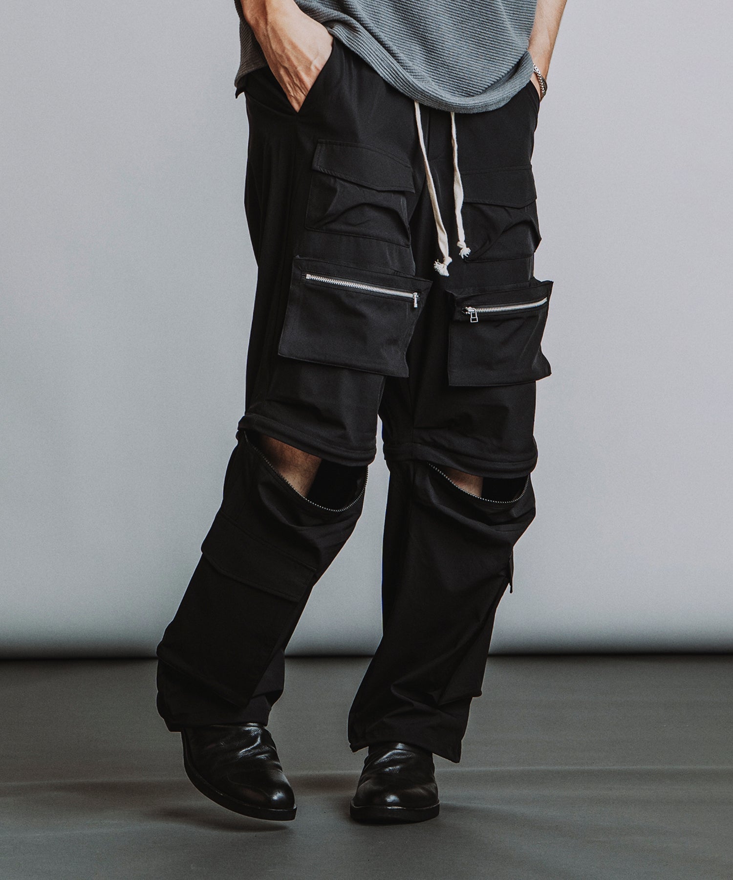 BLACK Model:H182cm