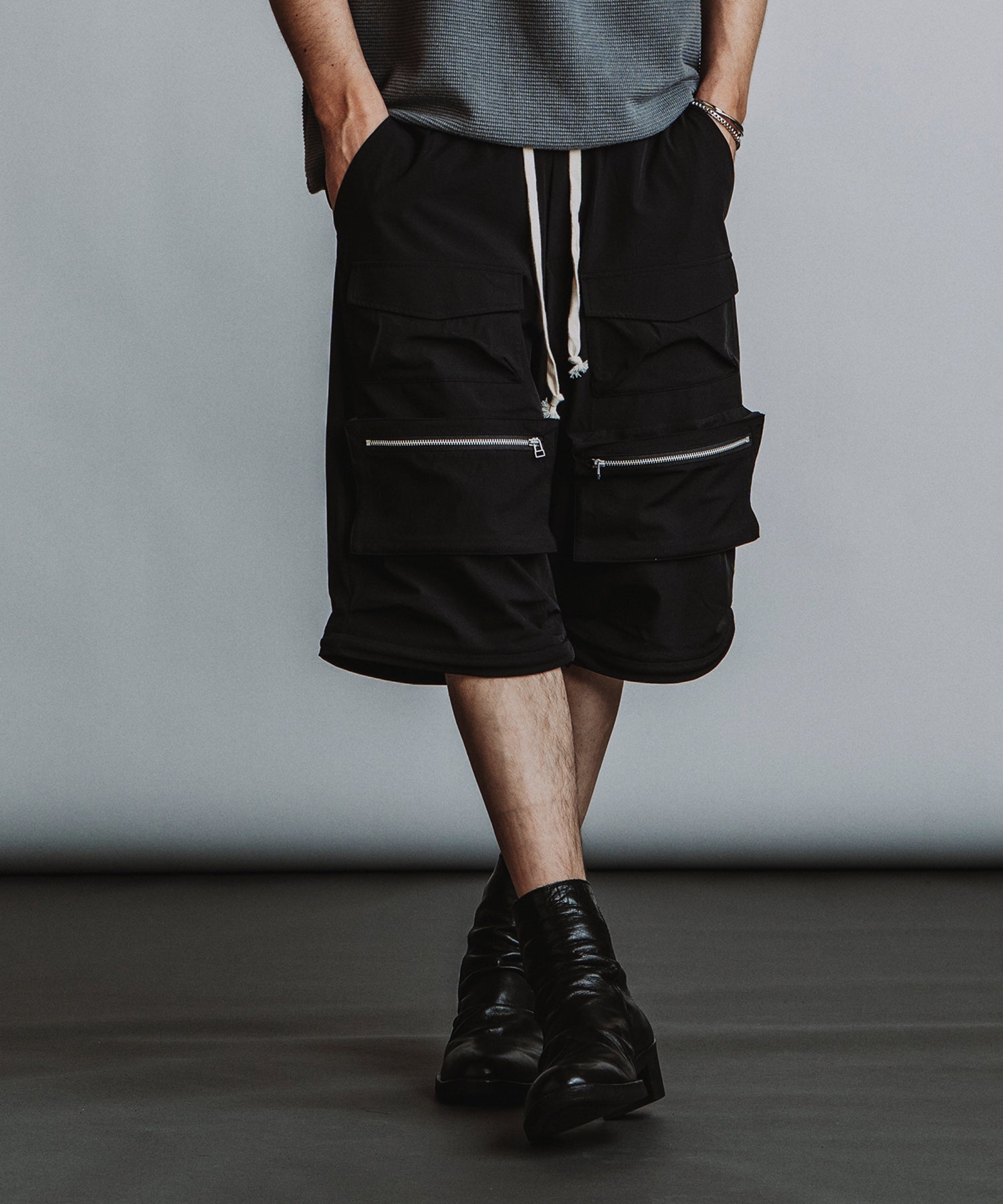 BLACK Model:H182cm