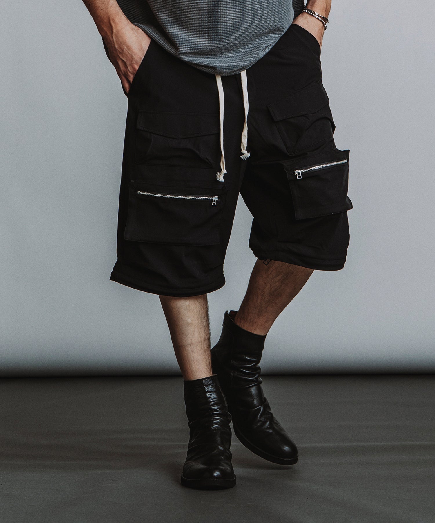 BLACK Model:H182cm