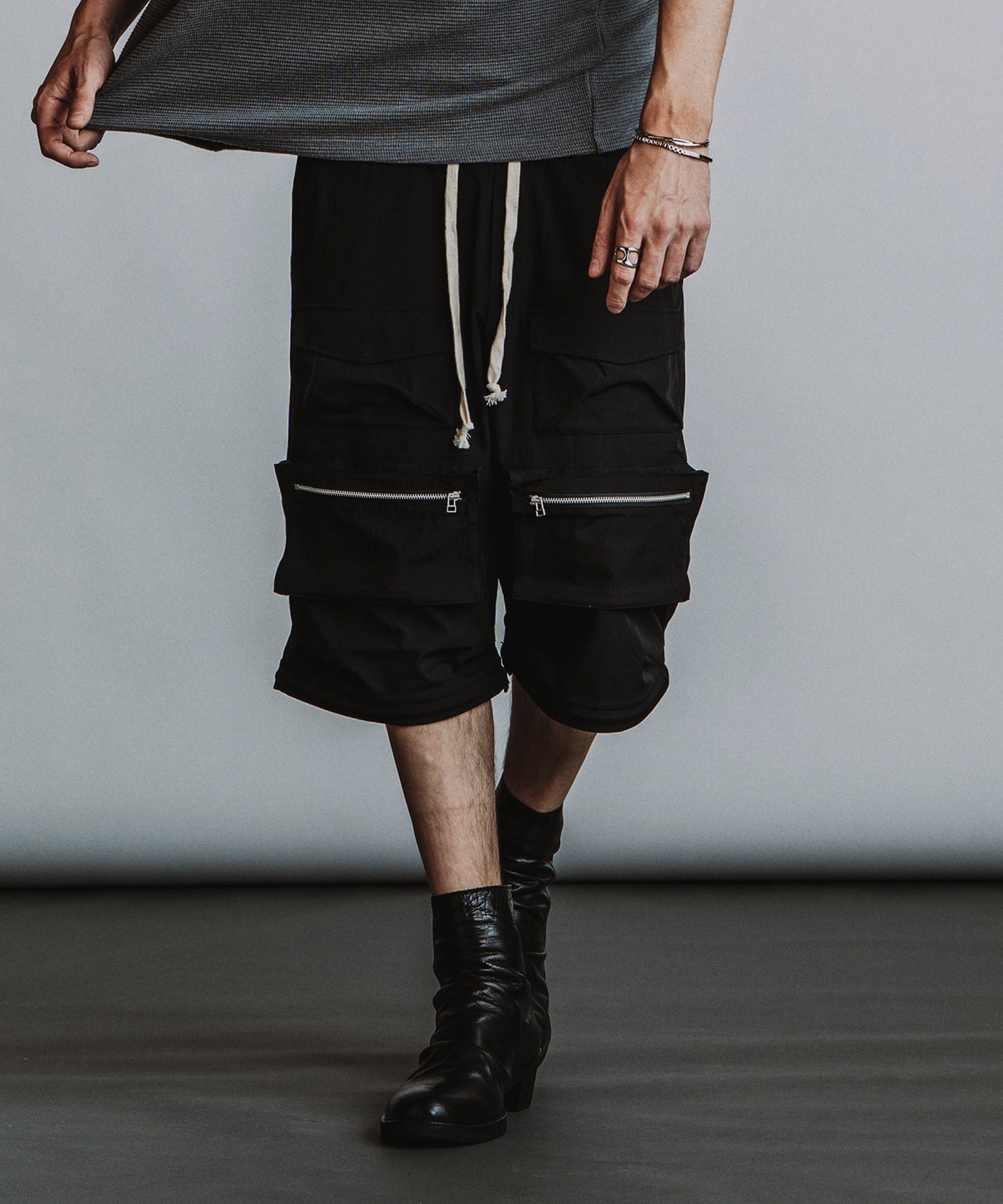 BLACK Model:H182cm