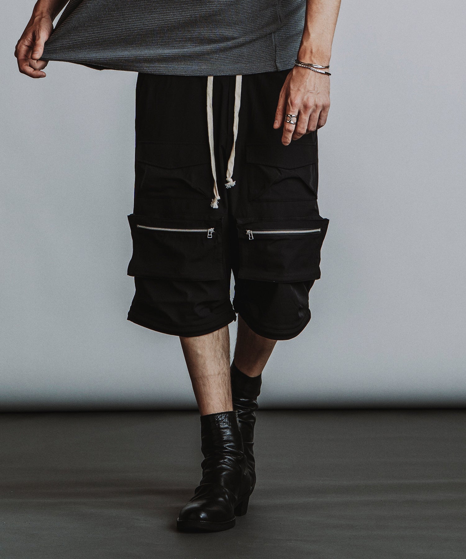BLACK Model:H182cm
