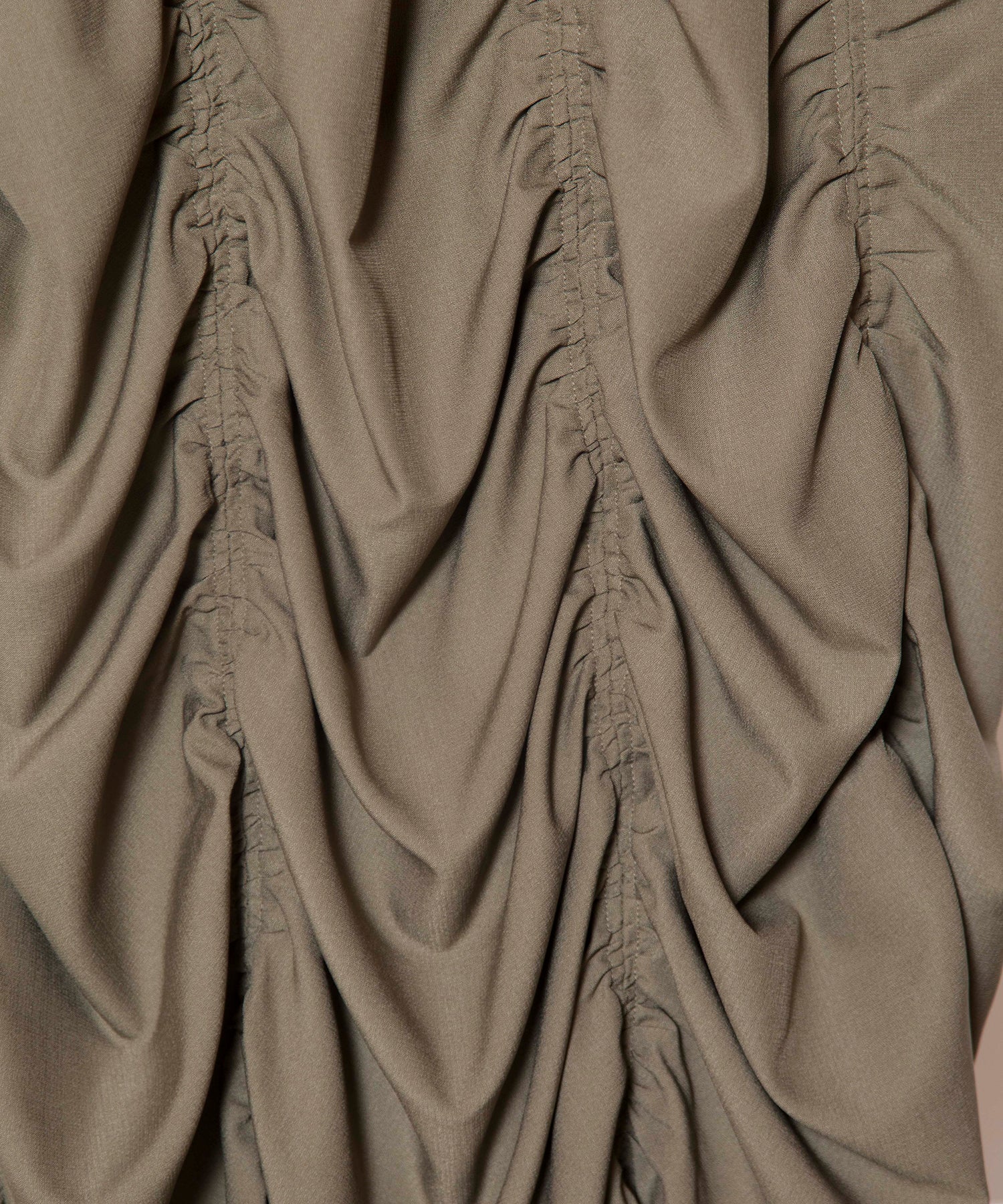 KHAKI zoom