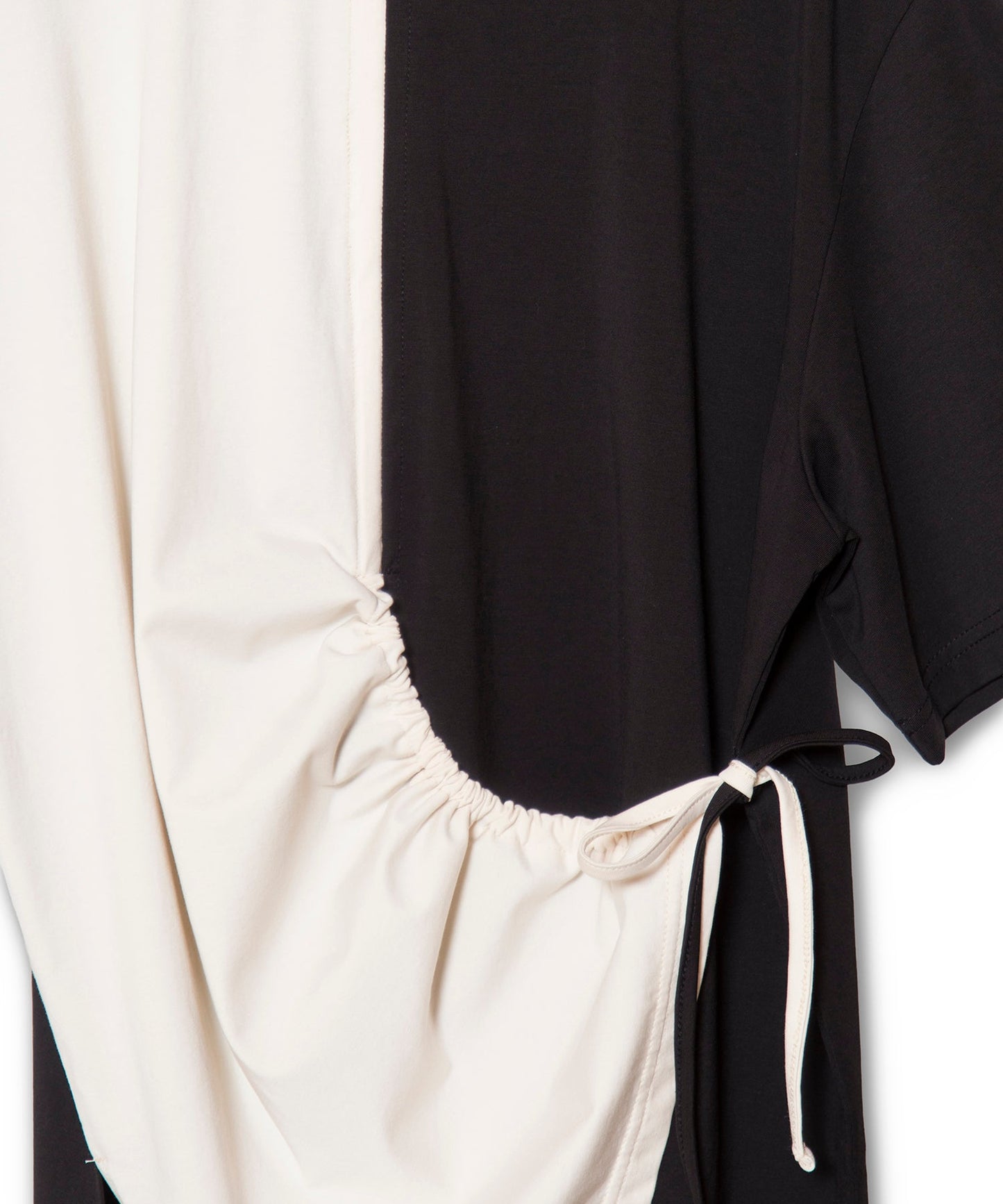 IVORY×BLACK zoom