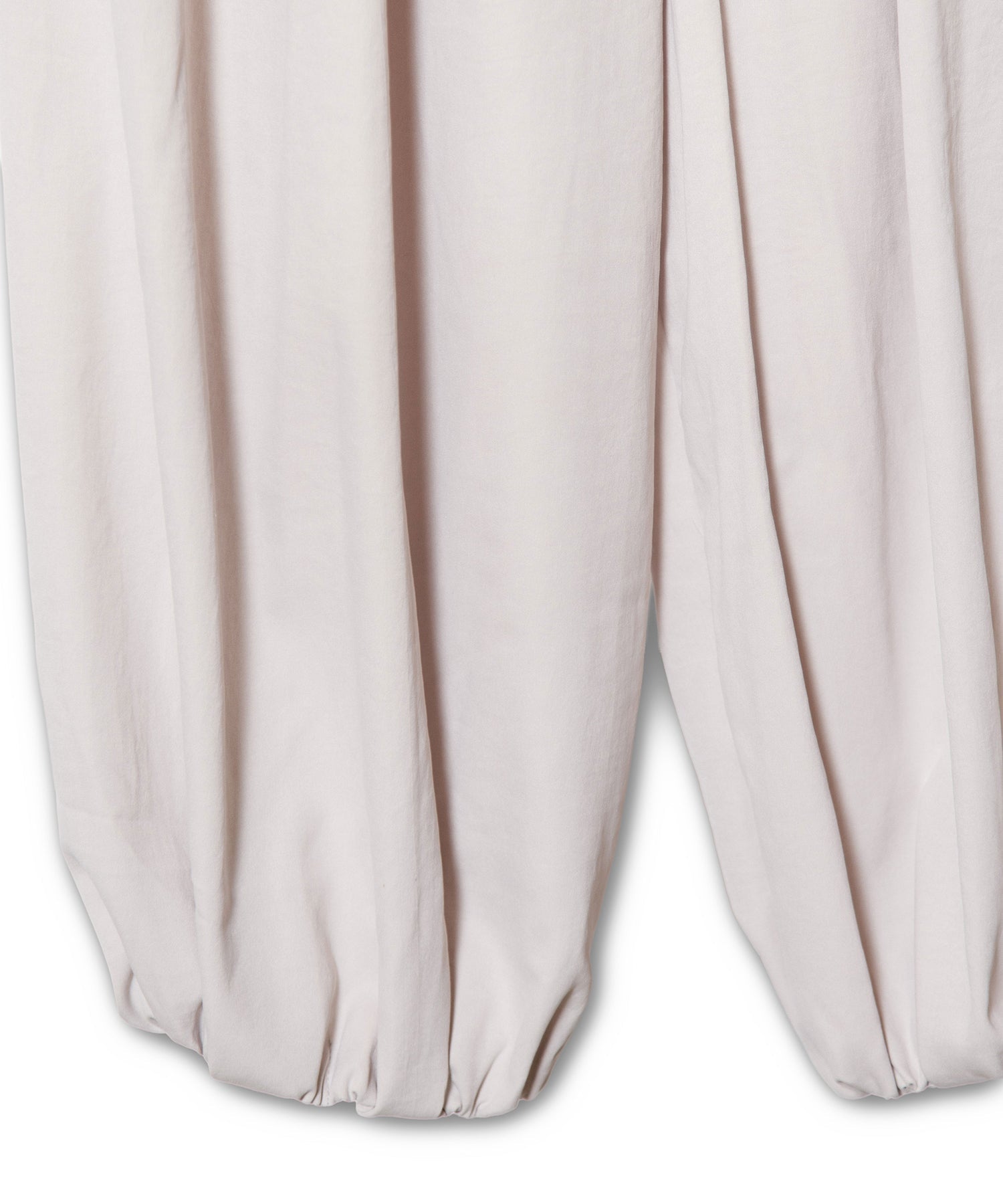 L.BEIGE zoom