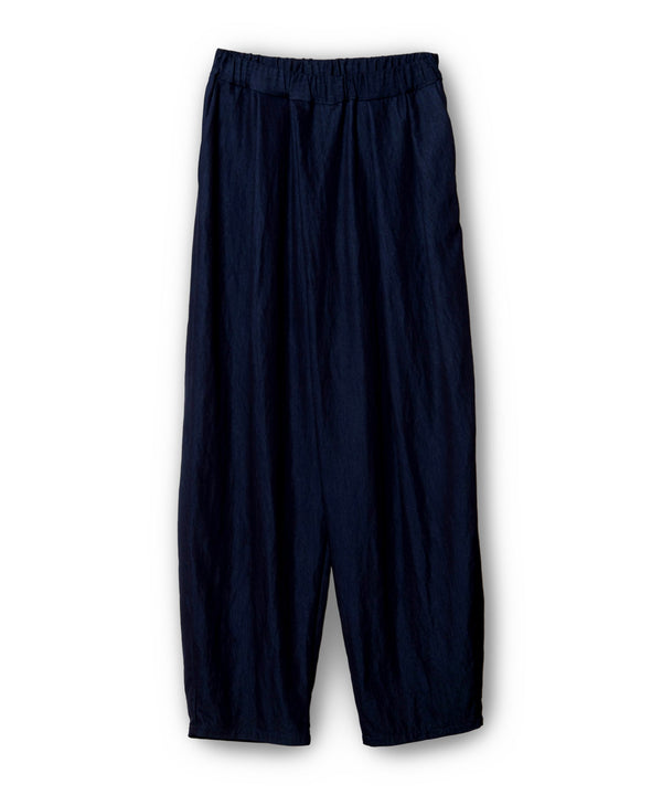Asymmetrical Tuck Curve Pants
