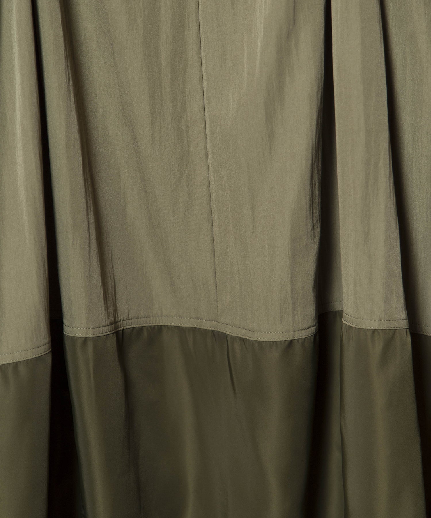 KHAKI zoom