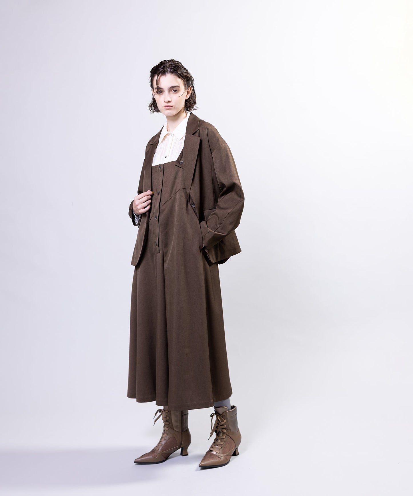 BROWN KHAKI styling