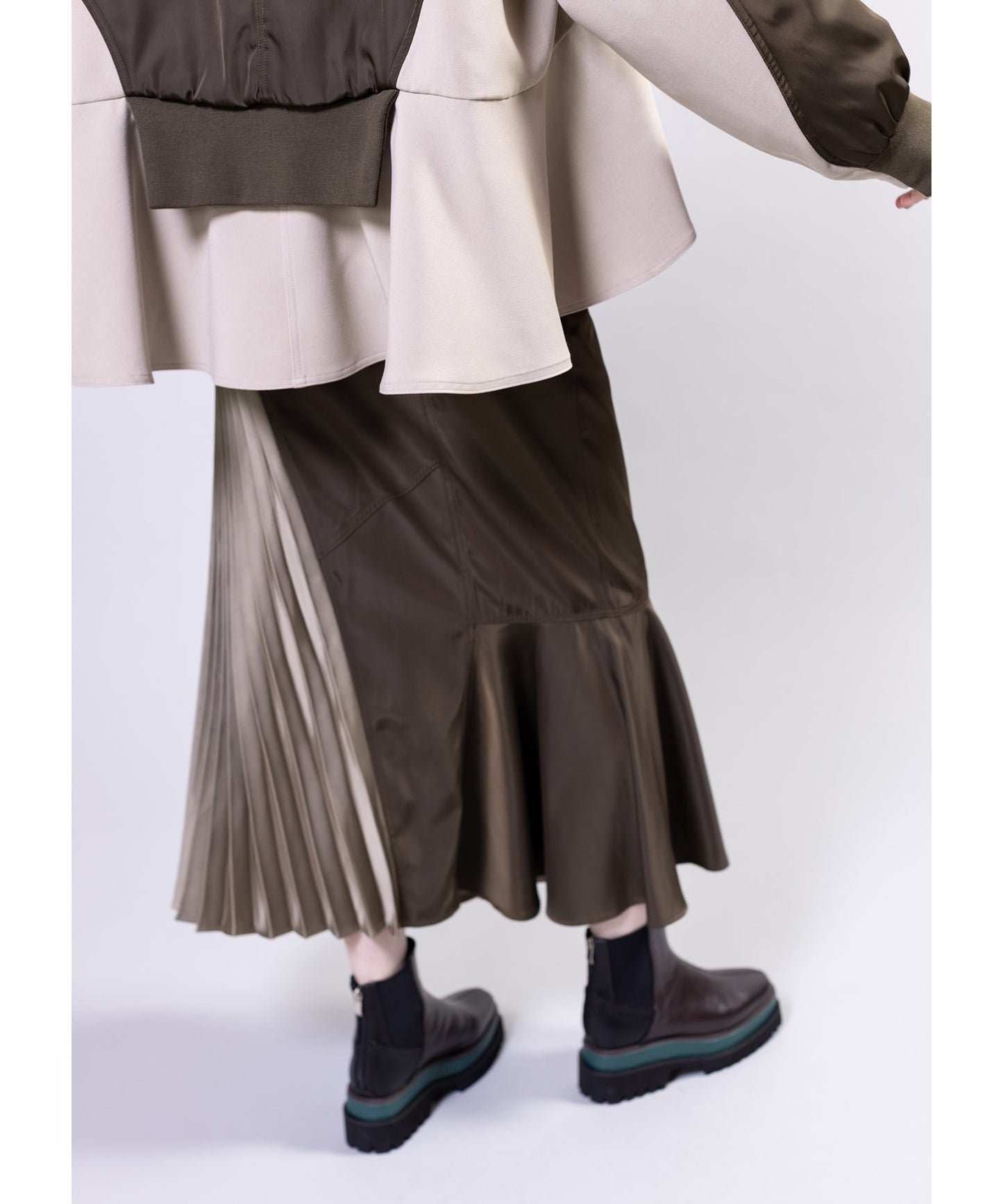 KHAKI styling