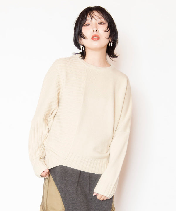 Asymmetrical knit pullover