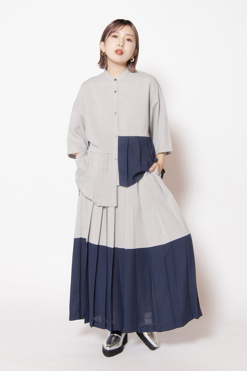 切替アシンメトリープリーツブラウス